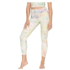 Victoria's Secret Incredible Essential Leggings, Size 8, Pastel